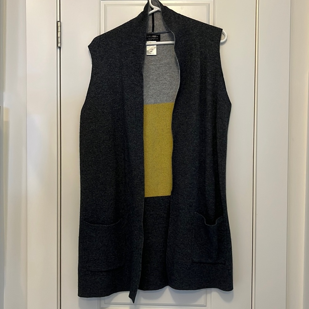Beautiful, soft, sweater vest. Immaculate condition.